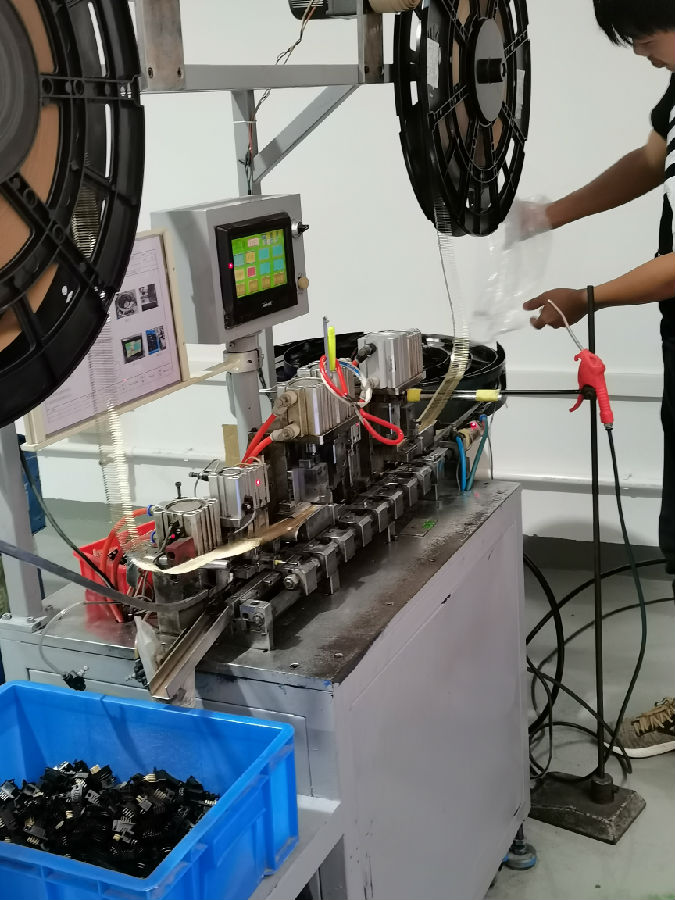 D-SUB自动机.jpg 图片