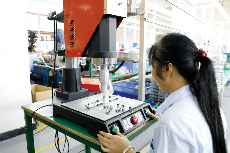 圆型连接器压接机.jpg 图片